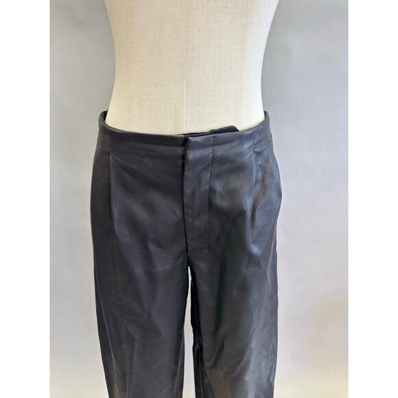 Banana Republic black faux leather pleated front ankle pants Size 4 mid rise - Picture 6 of 15